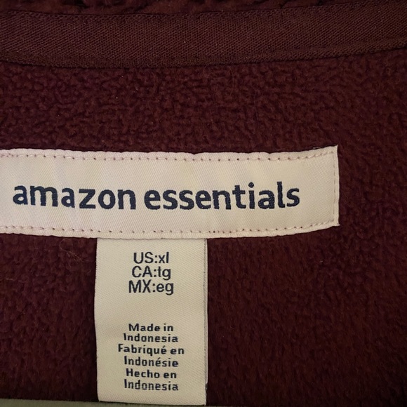 Amazon Essentials burgundy fuzzy fleece vest. Size XL - Picture 6 of 7